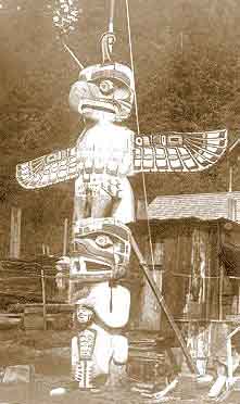 Totem Pole, detail of photograph by Edward Curtis: 1914, [public domain]
 	imgorient=